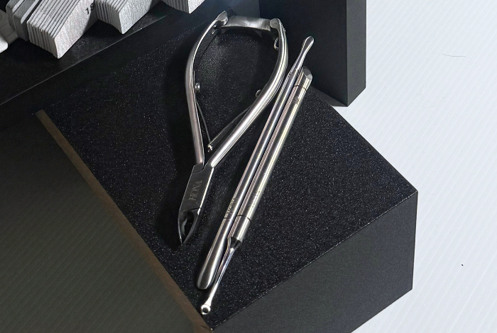 HONA Nippers and Cuticle Pusher